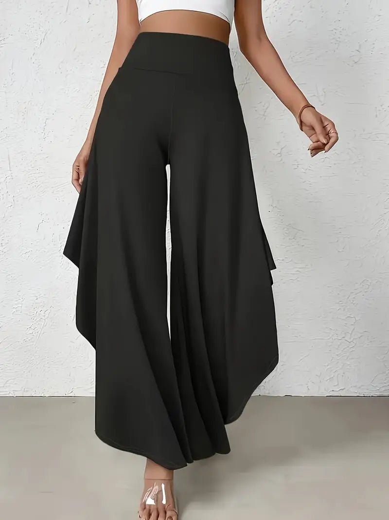 Chic Ingrid - Hosen mit Flair: Weite Beine und trendiger Asymmetrie-Zoom