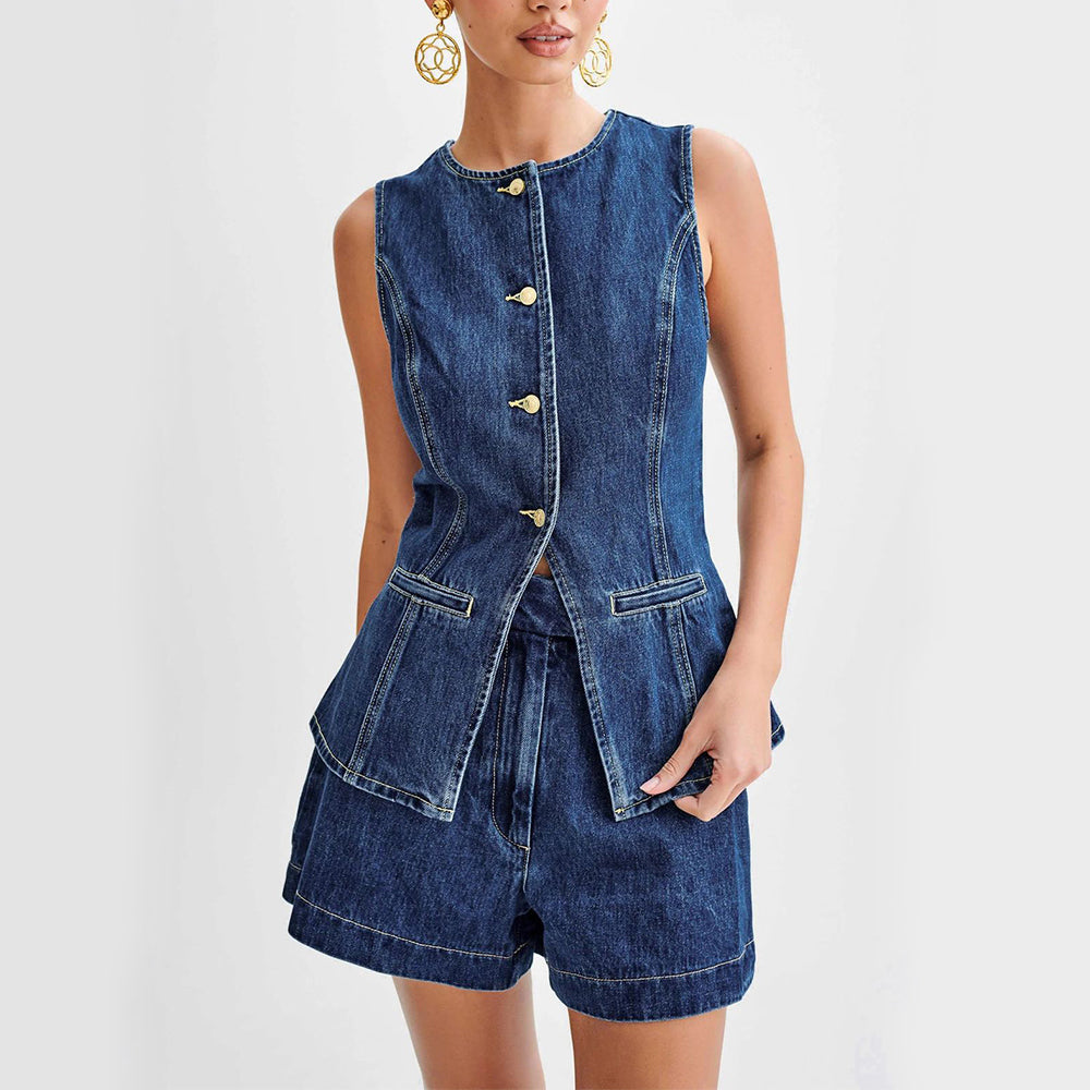 Valentina | Lässiges Denim-Outfit: ärmellose Weste und Shorts