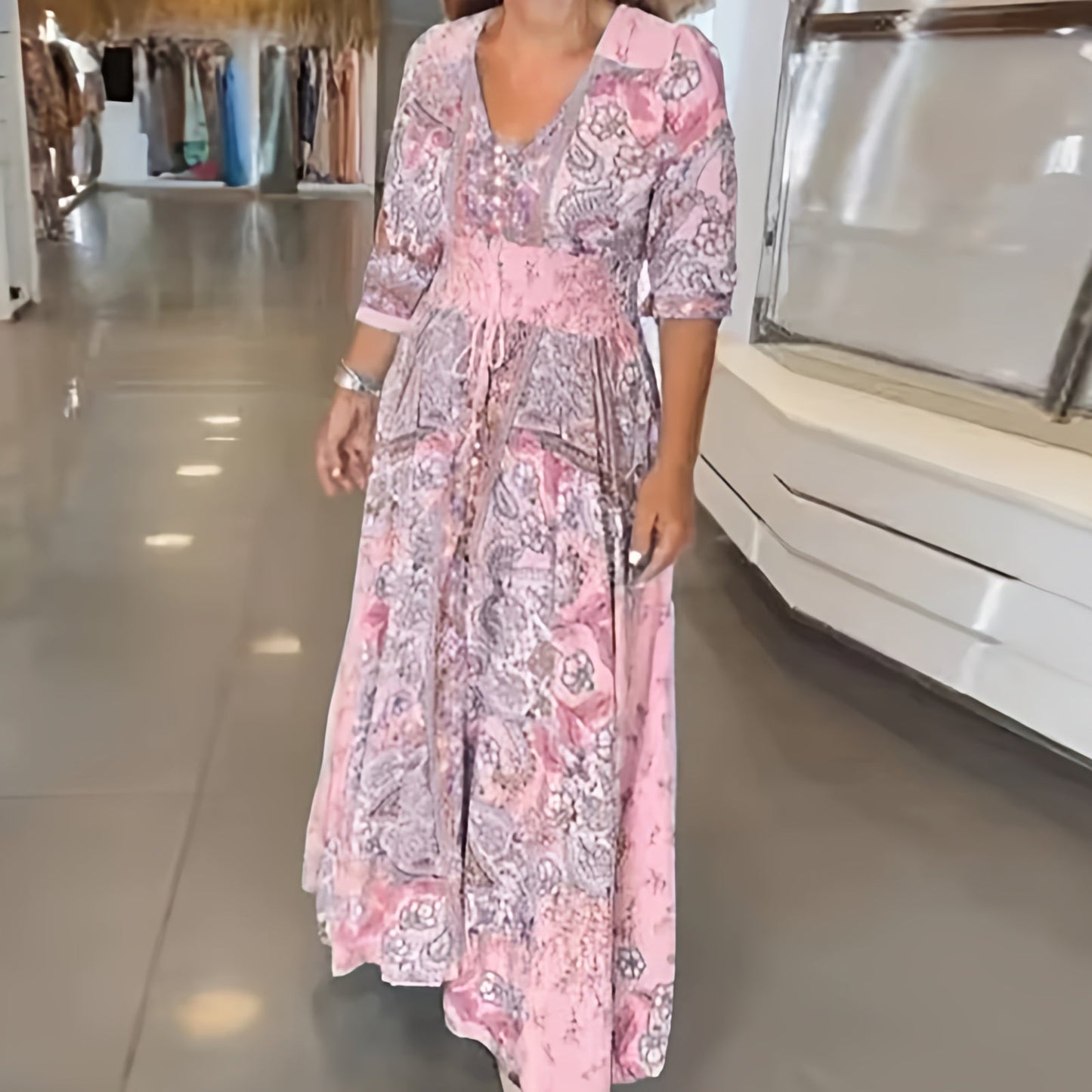 Elegantes Sommerkleid mit V-Ausschnitt