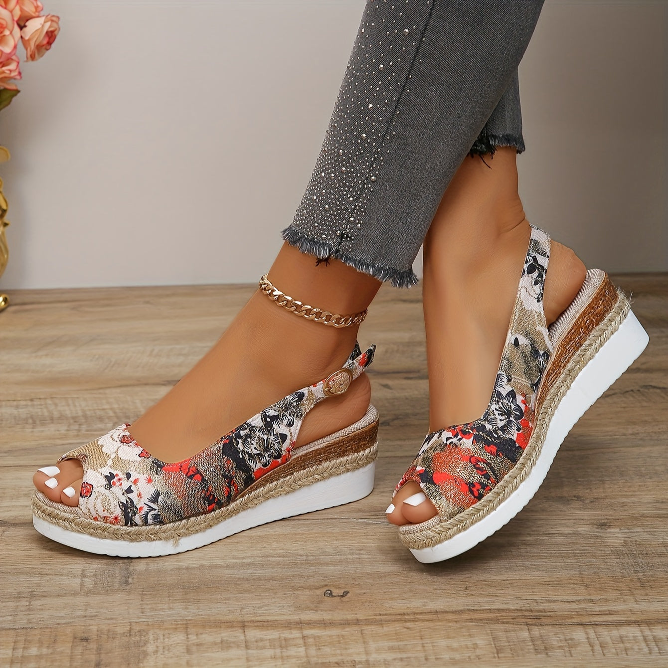Flora - Stilvolle und bequeme Keilabsatzsandalen mit schönem Blumenmuster für Frauen
