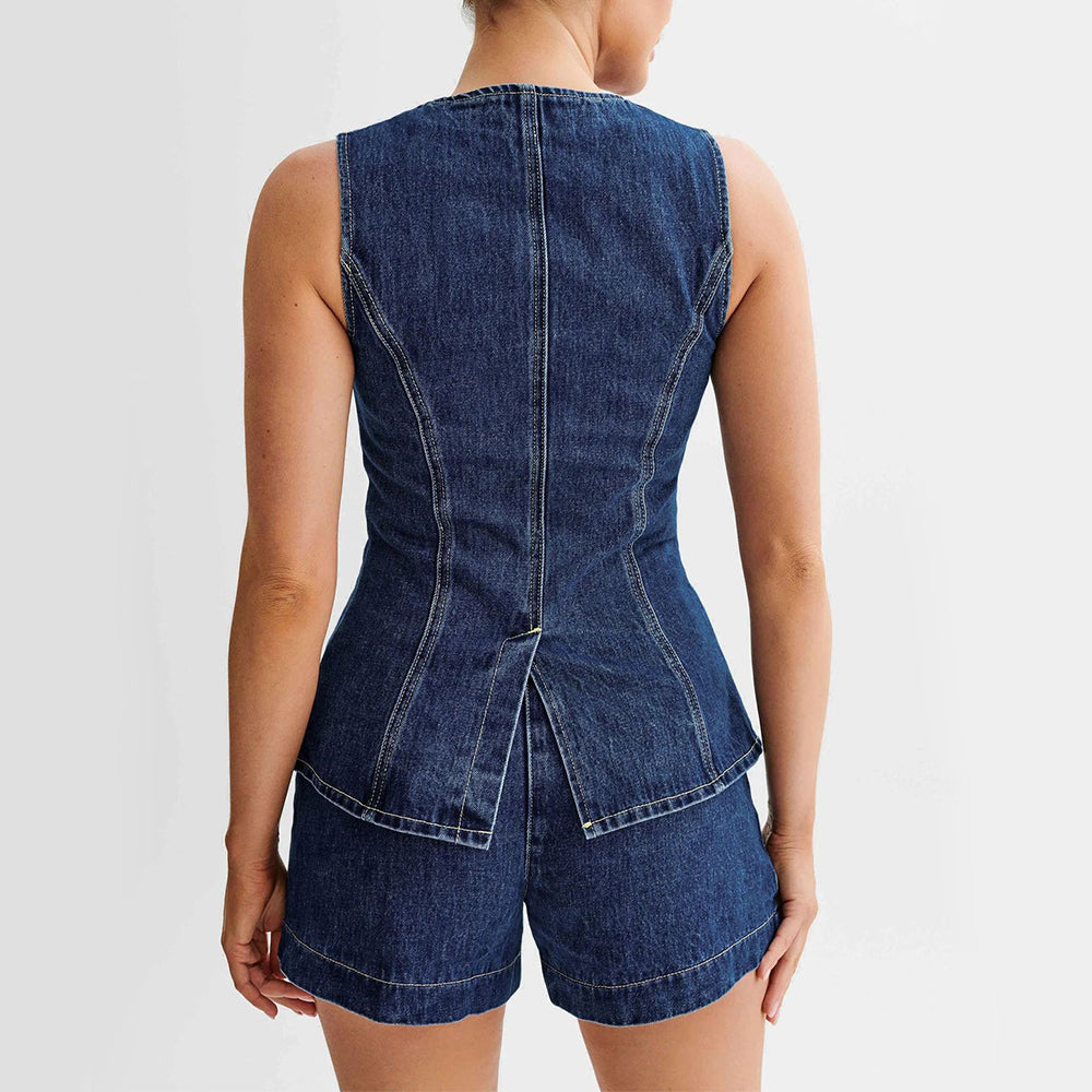Valentina | Lässiges Denim-Outfit: ärmellose Weste und Shorts