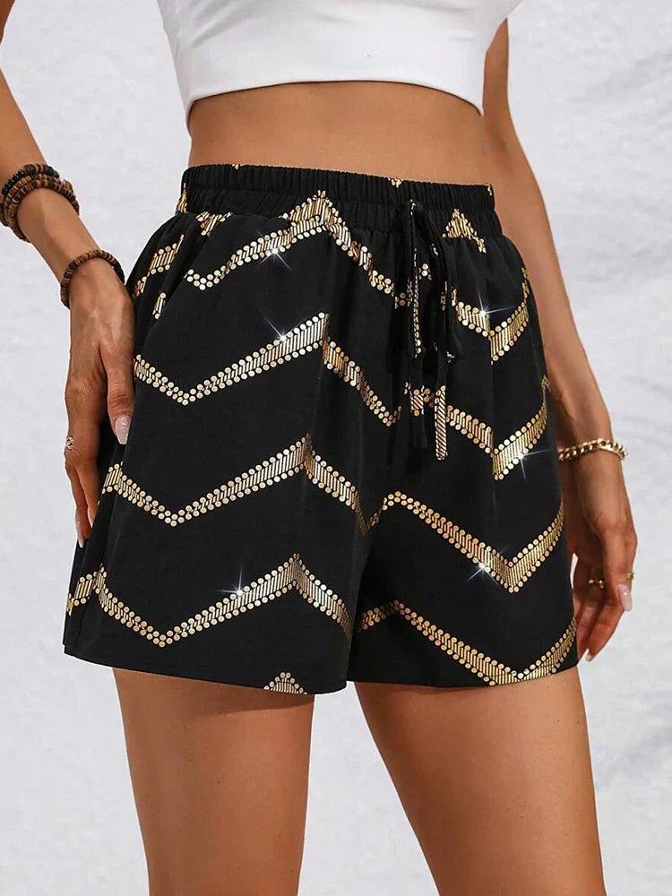 Beryl - Trendige und bequeme schwarze Shorts mit luxuriösem Goldakzent für Frauen