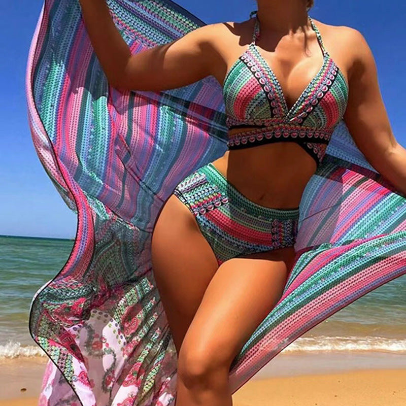 Verführerisches dreiteiliges Bikini-Set mit gekreuzten Trägern und trendiger hoher Taille
