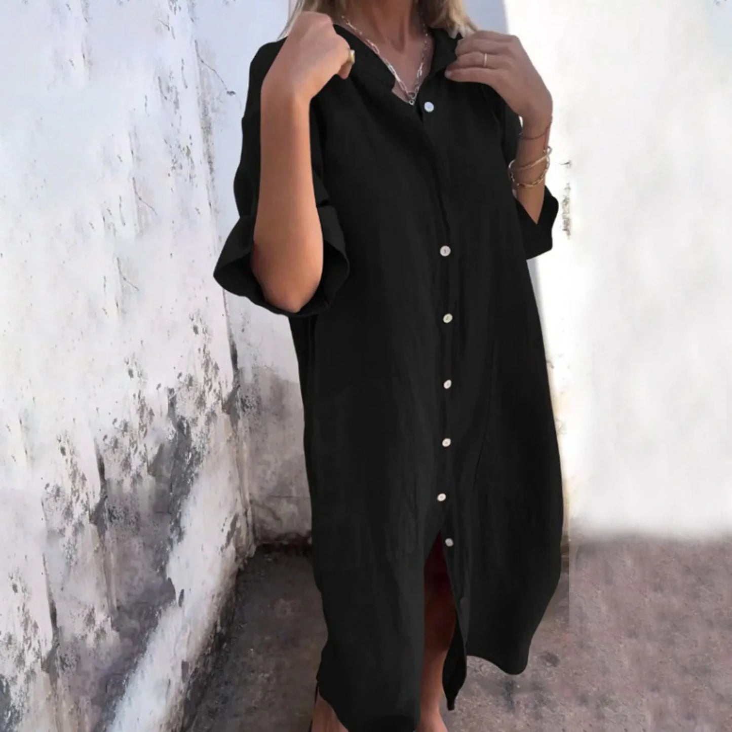 Zeitloses Sommerkleid mit Knöpfen