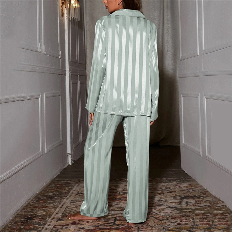 Pia - Eleganter Seidenpyjama für Damen