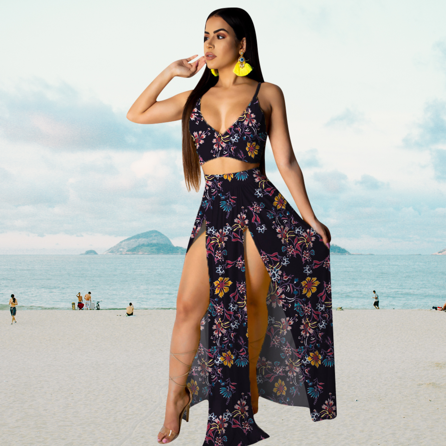 Amalia - Stylisches Sommer-Outfit mit Neckholder-Top und langem Rock mit Schlitzen