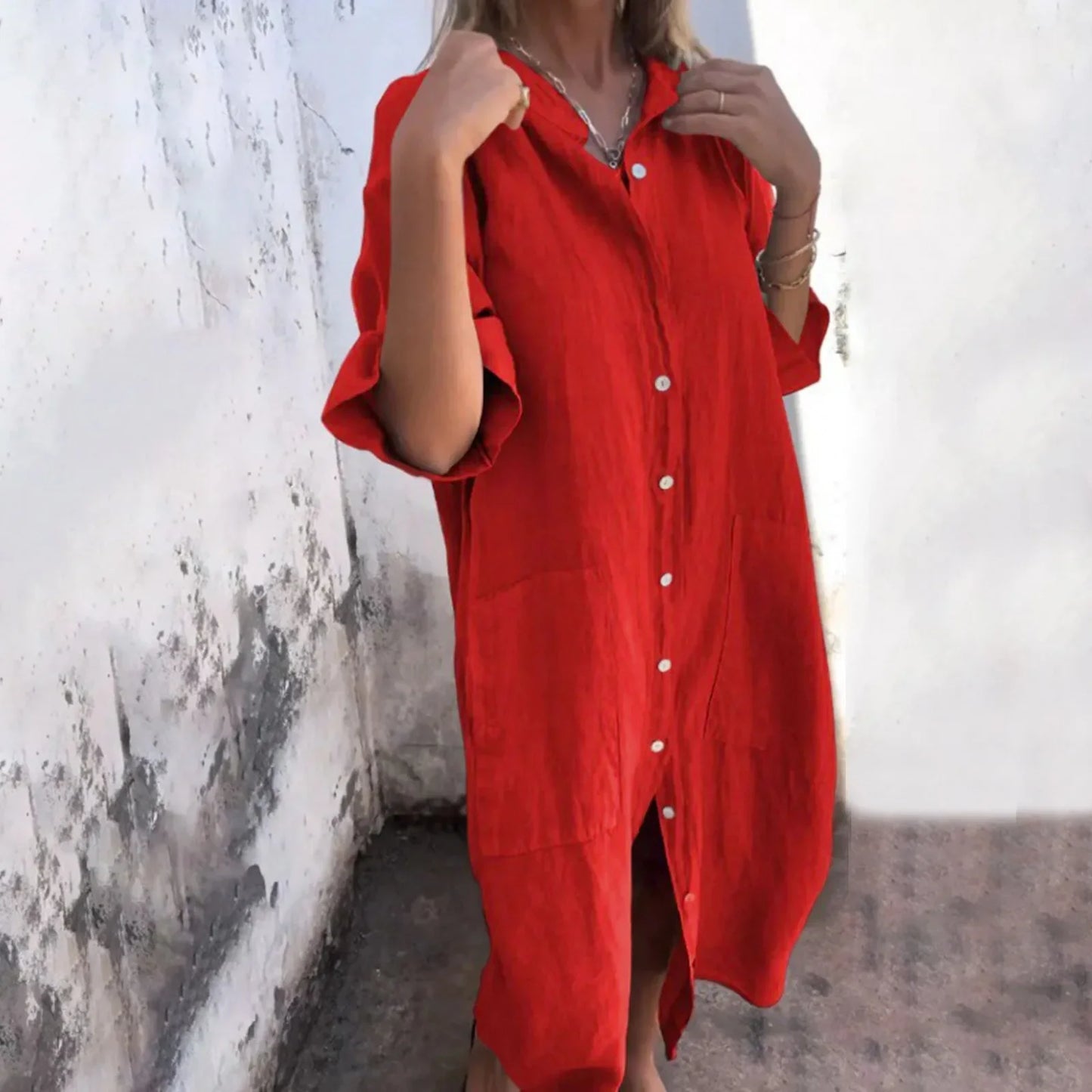 Zeitloses Sommerkleid mit Knöpfen