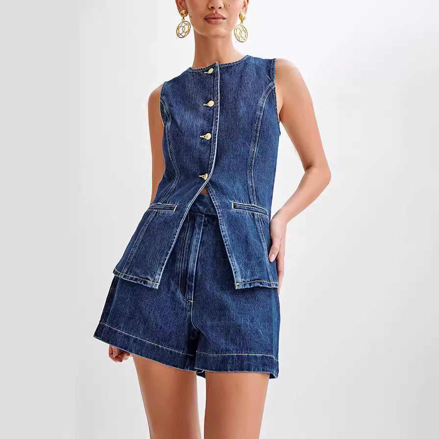 Valentina | Lässiges Denim-Outfit: ärmellose Weste und Shorts
