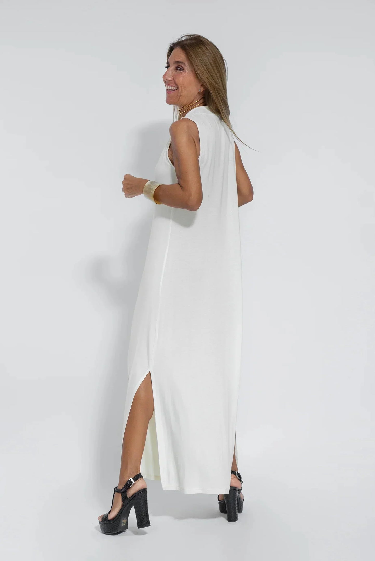 Adelina | Lockeres Maxikleid mit V-Ausschnitt und Seitenschlitz