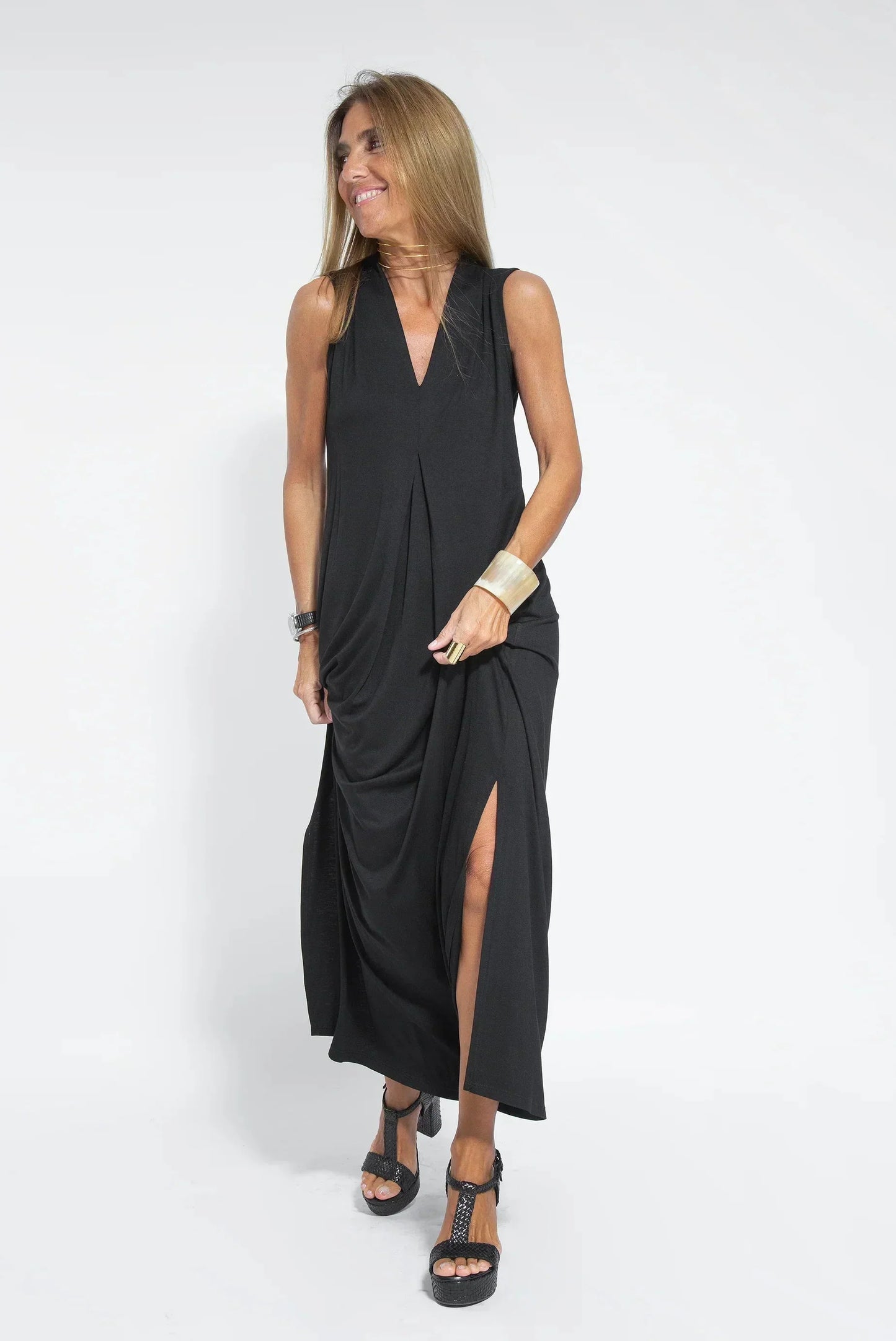 Adelina | Lockeres Maxikleid mit V-Ausschnitt und Seitenschlitz