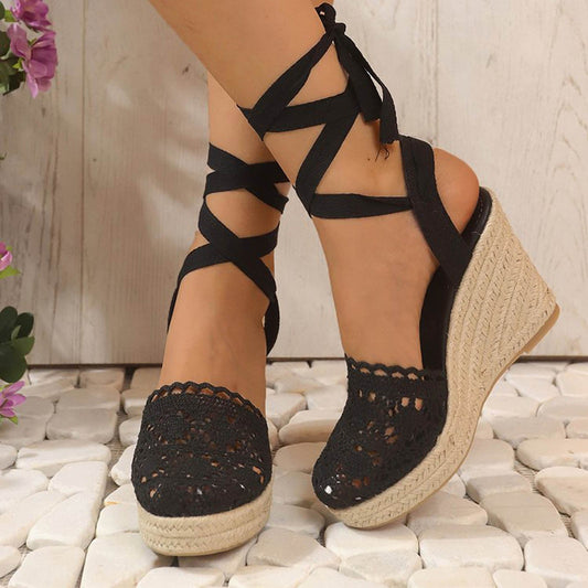 Celia - Elegante gehäkelte Keilabsatzsandalen für Frauen