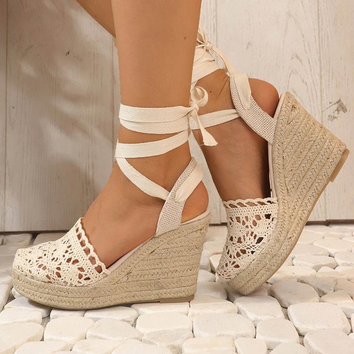 Celia - Elegante gehäkelte Keilabsatzsandalen für Frauen