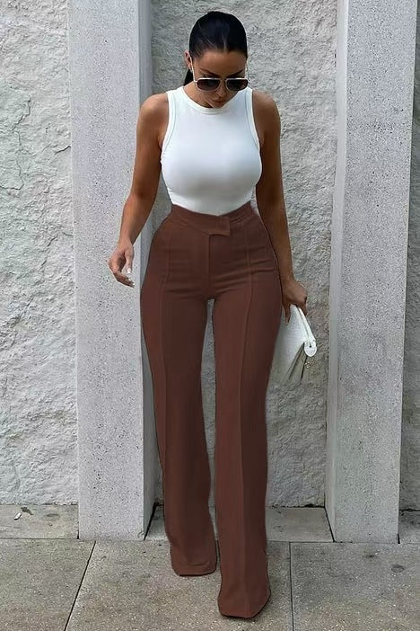 Carla | Damenhose mit geradem Bein und Schnalle, eng anliegend