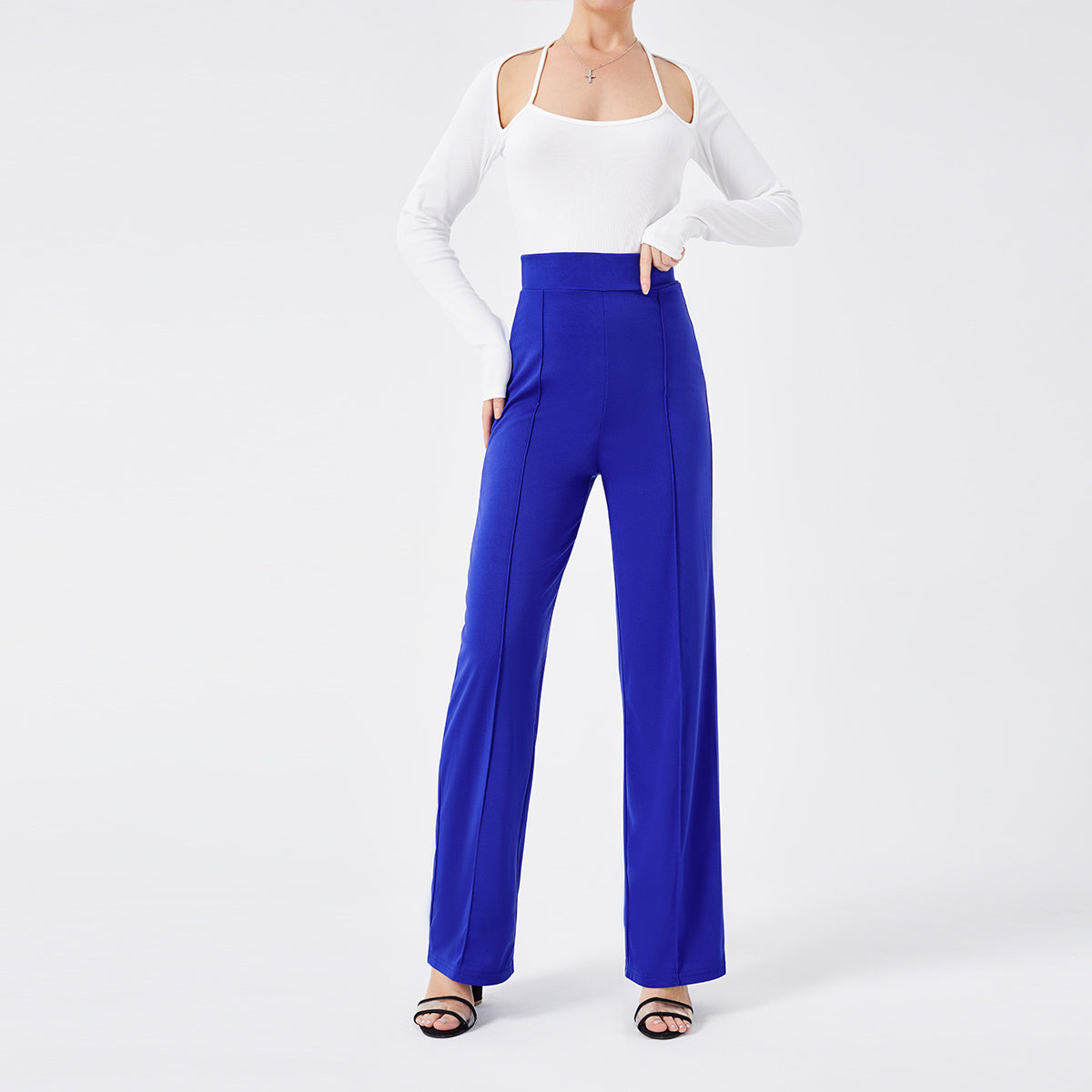 Carmen | Unifarbene Freizeithose mit schmaler Passform, hoher Leibhöhe und Schlaghose