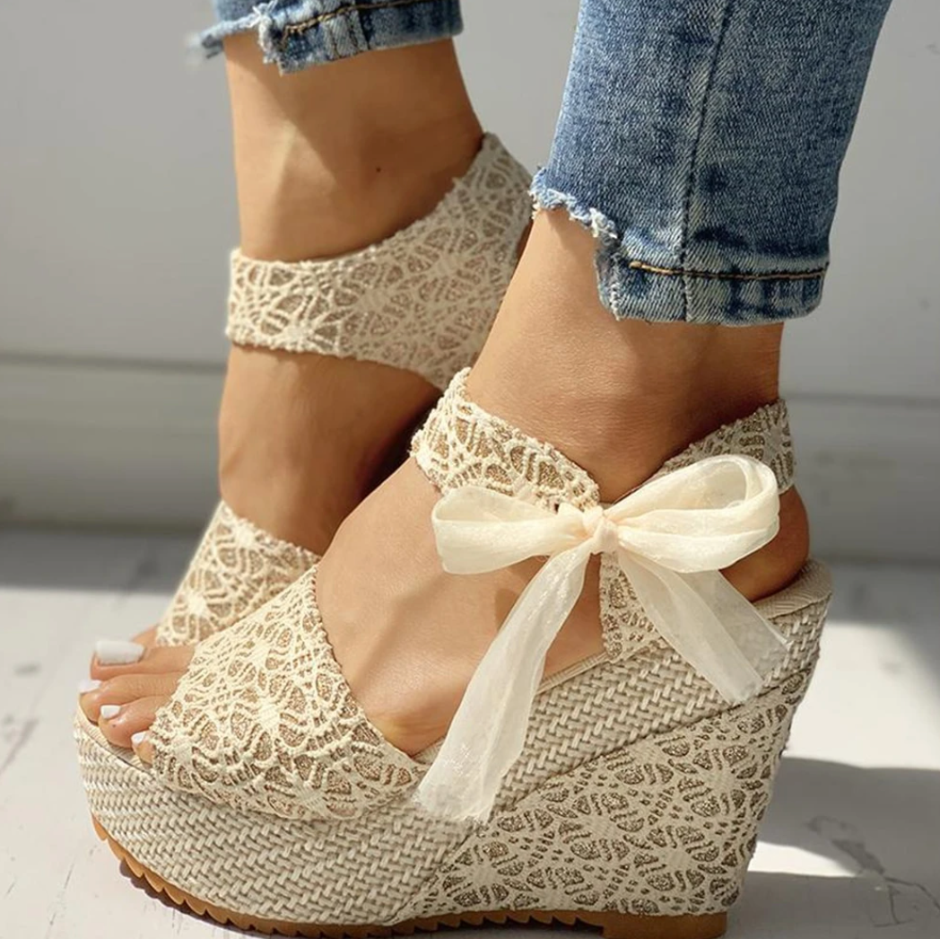 Lola - Elegante Sleehak Sandalen voor Vrouwen met Uitzonderlijk Comfort en Geweldige Details
