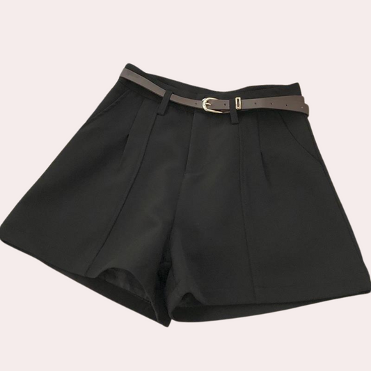 Klaras - Elegante Damenshorts mit modischer, geräumiger Passform