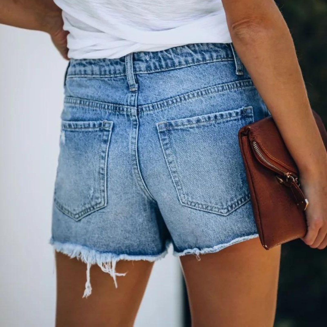 Hildegard - Trendige asymmetrische Denim-Shorts für Frauen