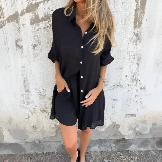 Zweiteiliges Leinen-Set für Damen mit Hemd und Shorts