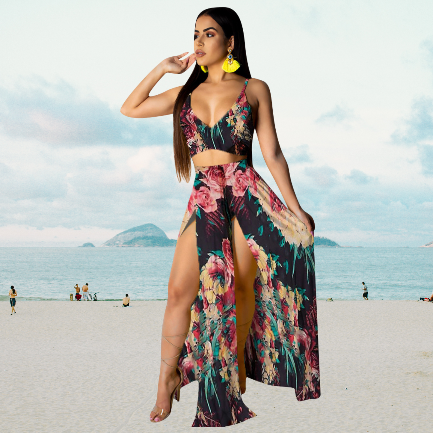 Amalia - Stylisches Sommer-Outfit mit Neckholder-Top und langem Rock mit Schlitzen
