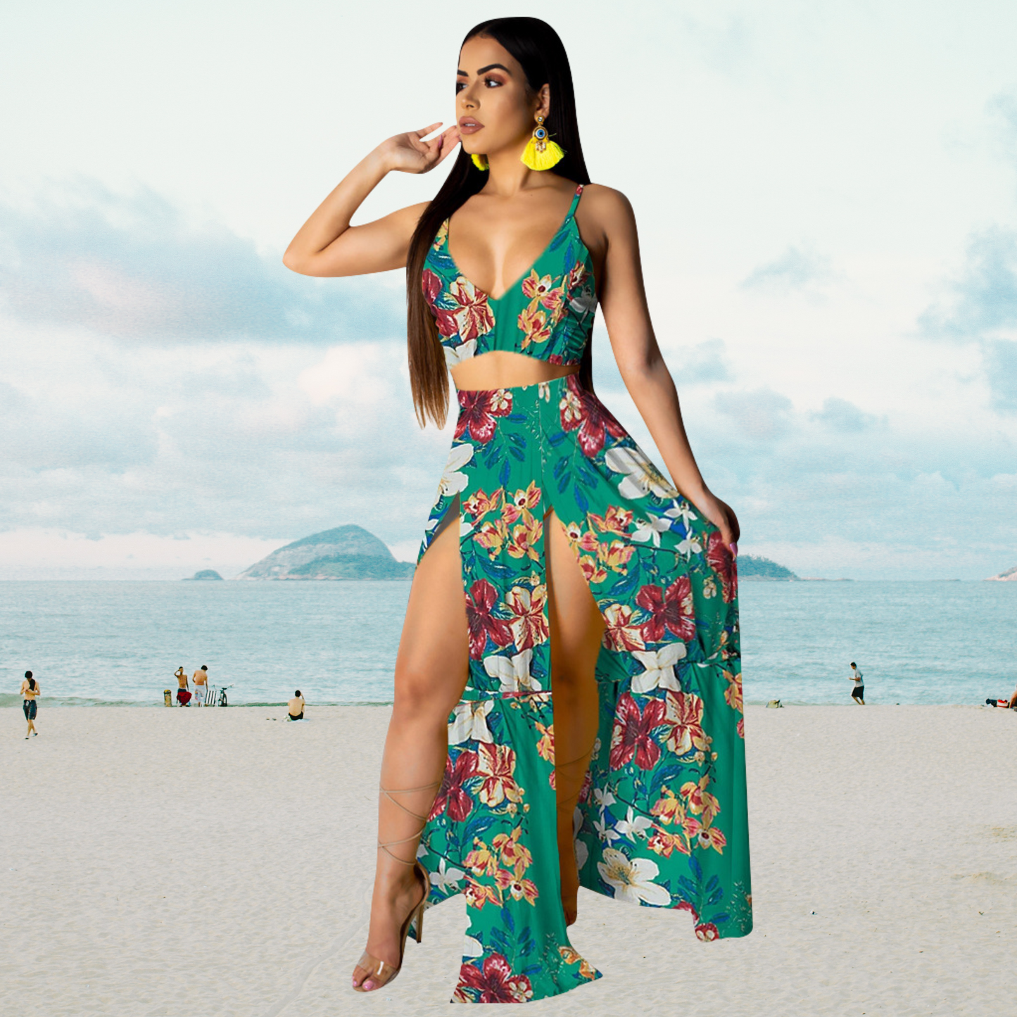 Amalia - Stylisches Sommer-Outfit mit Neckholder-Top und langem Rock mit Schlitzen