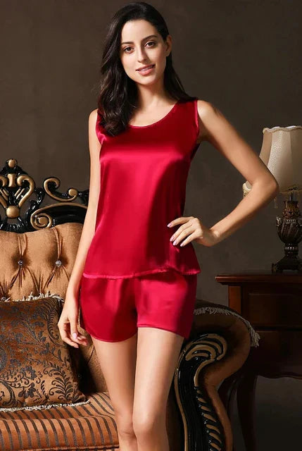 Aurora - Luxuriöser Sommerpyjama aus Seide für Frauen in elegantem Stil