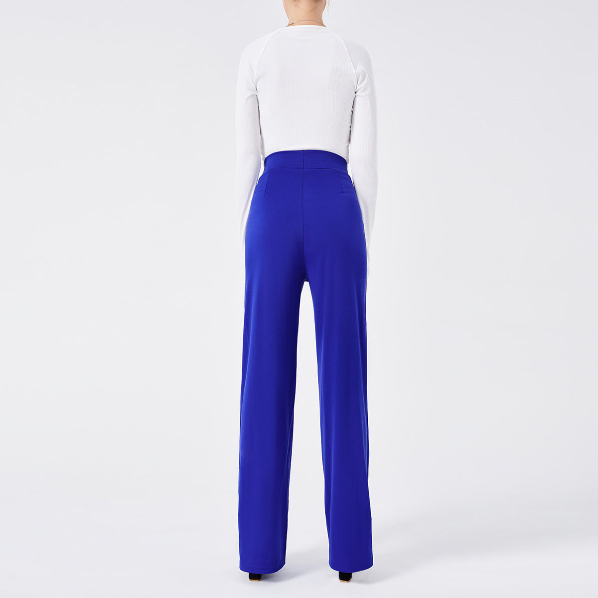 Carmen | Unifarbene Freizeithose mit schmaler Passform, hoher Leibhöhe und Schlaghose