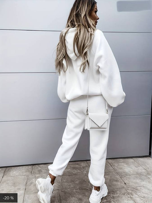 Karina - Stylisches Set aus übergroßem Kapuzenpulli und Jogginghose für Frauen